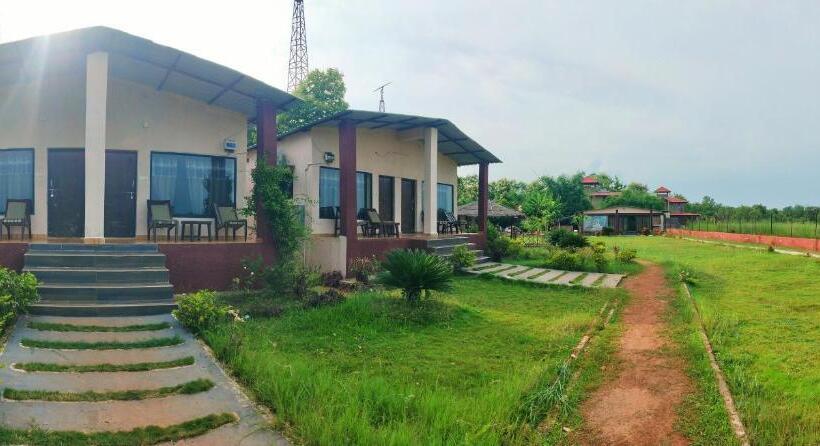 ホテル The Lake View Tadoba
