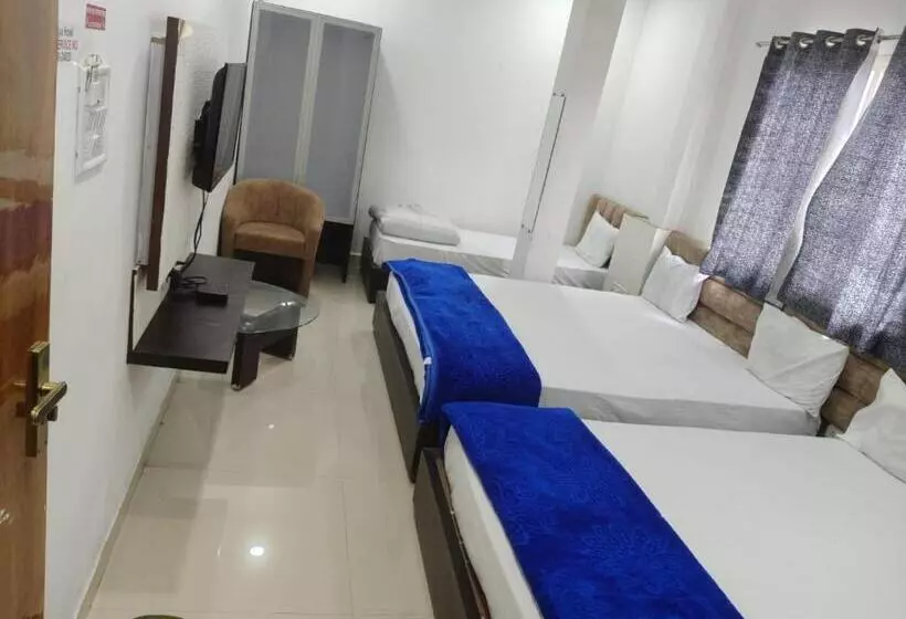 هتل Yuvan Palace