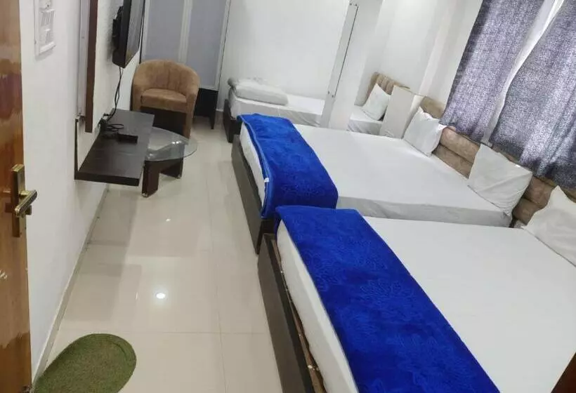 هتل Yuvan Palace