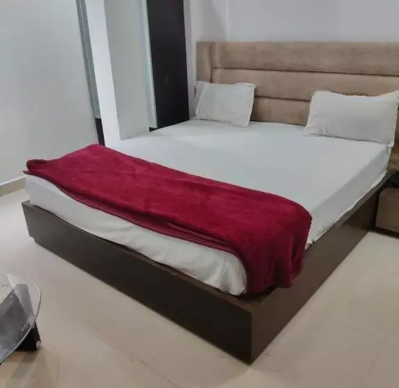 هتل Yuvan Palace