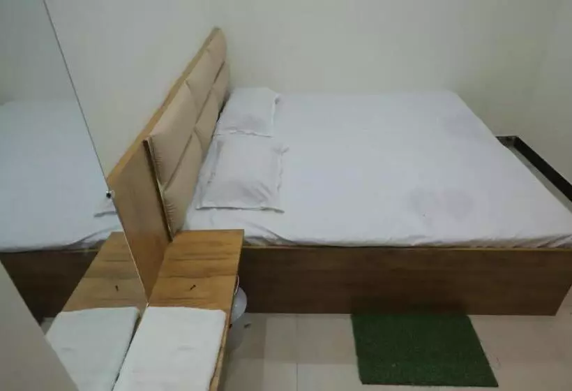 هتل Yuvan Palace