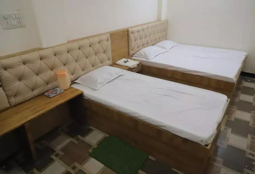 هتل Yuvan Palace