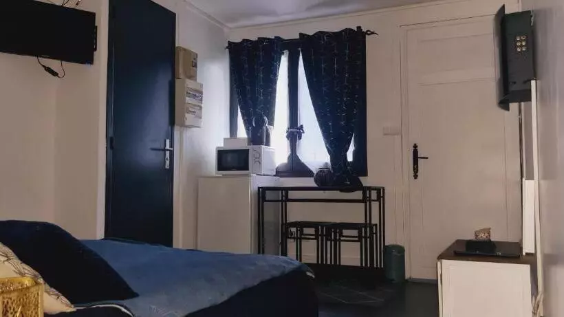 Majatalo Chambre Indépendante Avec Salle De Bain Privée Au Calme Saint Maur Des Fossés