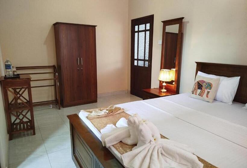 פנסיון White Palace