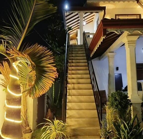 פנסיון White Palace