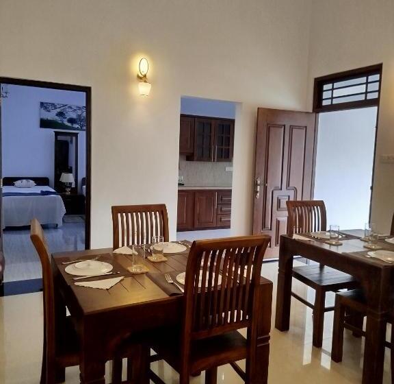 פנסיון White Palace