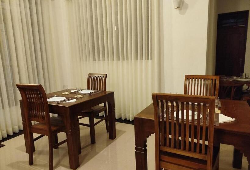 פנסיון White Palace