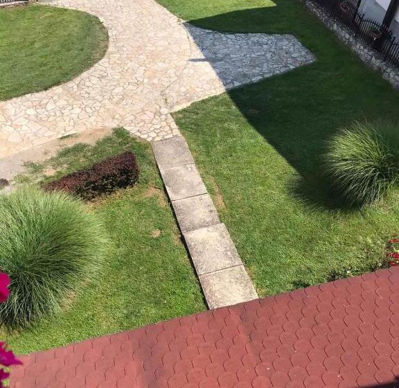 پانسیون Guesthouse Djuro