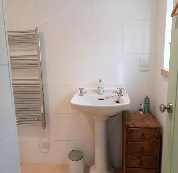 Majatalo Honey House