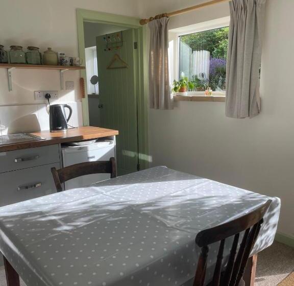 Majatalo Honey House