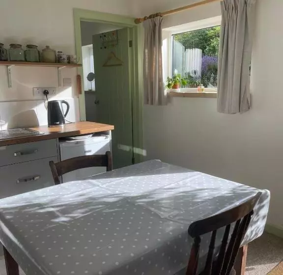 Majatalo Honey House