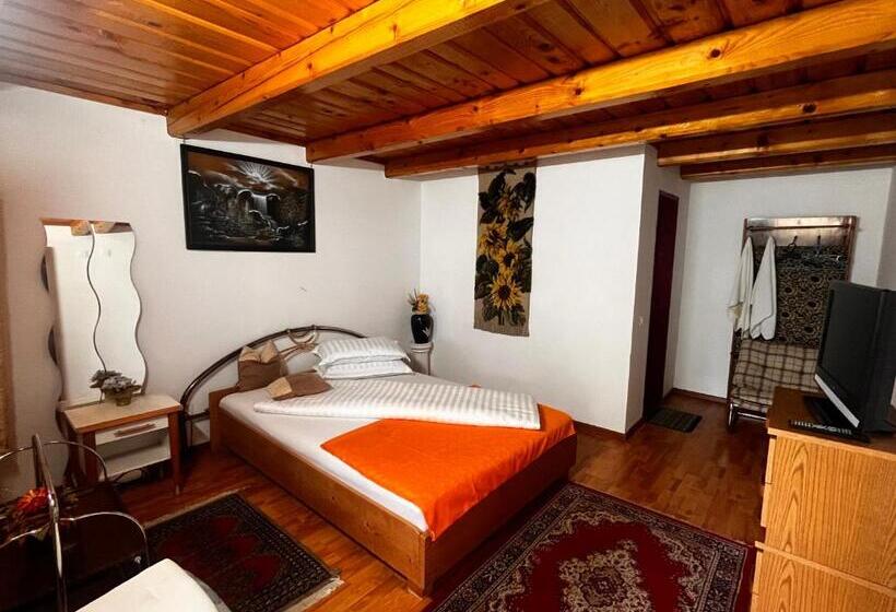 پانسیون Maya & Elena