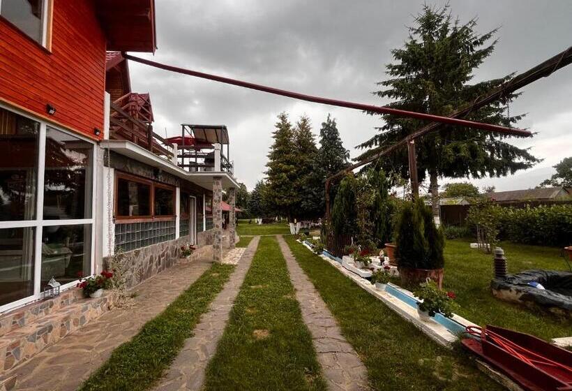 پانسیون Maya & Elena