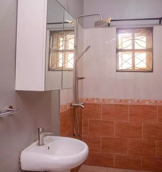 پانسیون Cosy Two Bed Room Apartment In Ikorodu