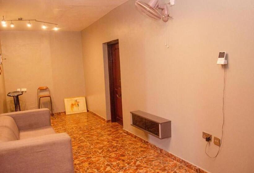 پانسیون Cosy Two Bed Room Apartment In Ikorodu