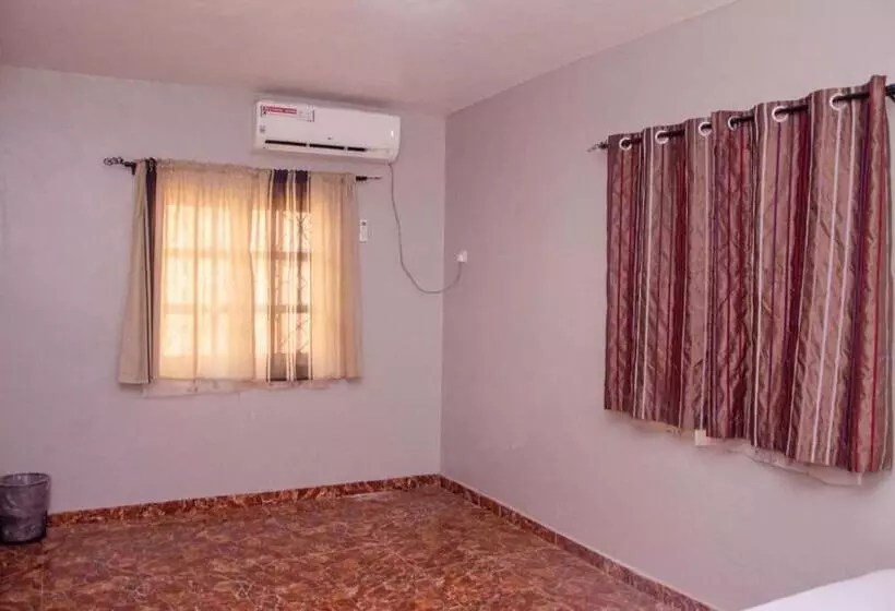 پانسیون Cosy Two Bed Room Apartment In Ikorodu