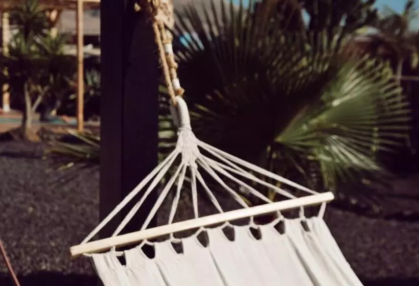استراحتگاه Surf & Yoga Retreats Fuerteventura