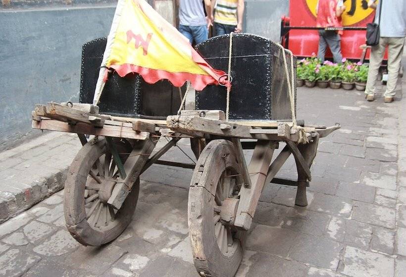 فندق صغير City Wall Old House.ji Residence