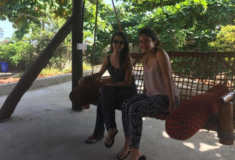 تختخواب و صبحانه Mwana House