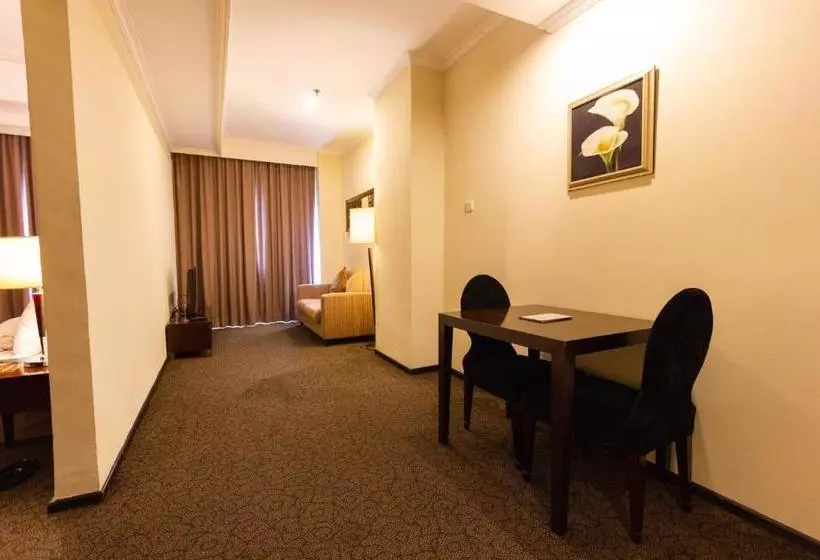 Harmoni One Convention Hotel And Service Apartments
