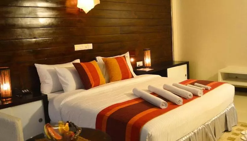 Green Grass Hotel & Restaurant