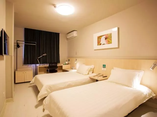 ホテル Jinjiang Inn Zhuzhou Railway Station Central Plaza