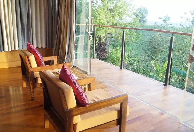 هتل Aythaya Monte Divino Lodge