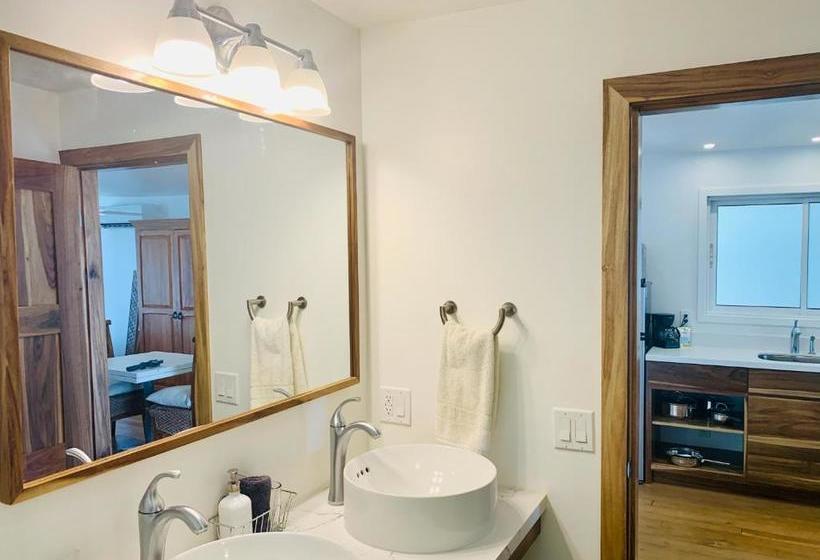 هتل The Beach House Boutique