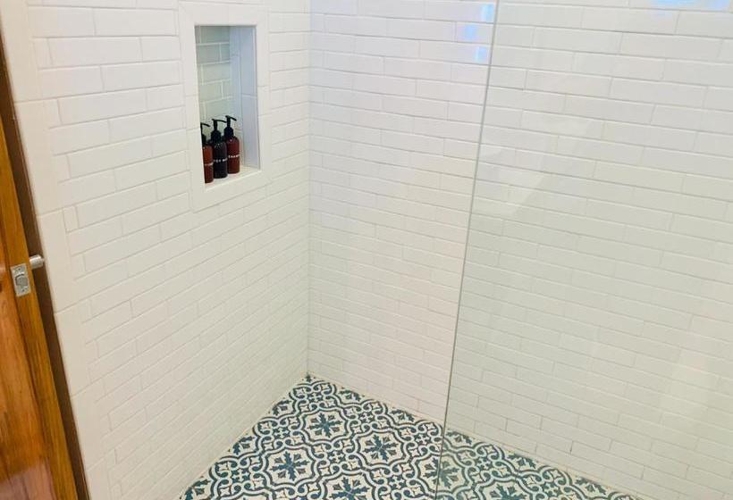 هتل The Beach House Boutique