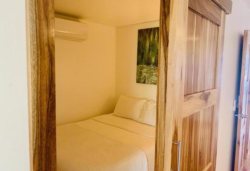 هتل The Beach House Boutique