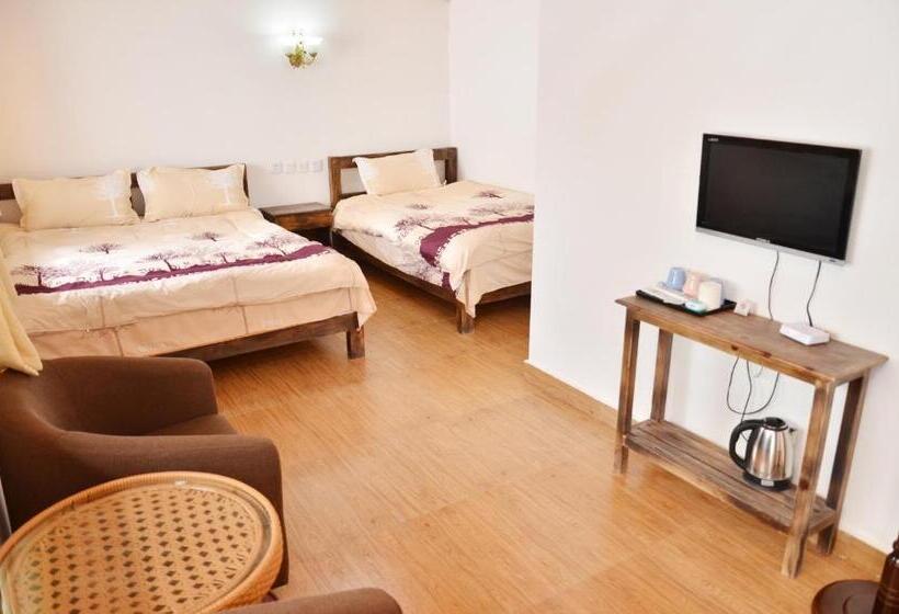 Hotel Tourist Courtyard