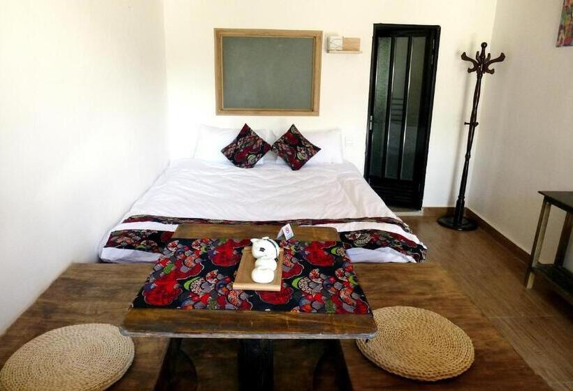 Hotel Tourist Courtyard