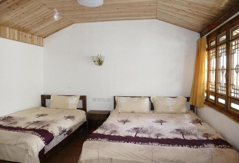 Hotel Tourist Courtyard