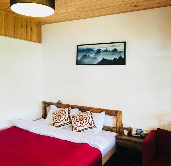 Hotel Tourist Courtyard