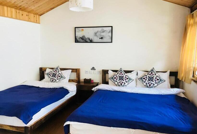 Hotel Tourist Courtyard