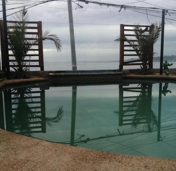 تختخواب و صبحانه Casa Agustina Concón