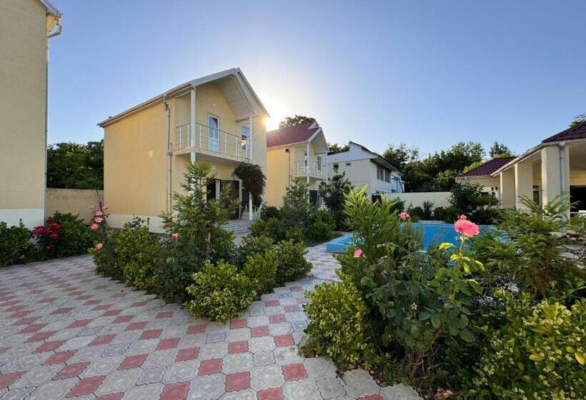 تختخواب و صبحانه Rest House   Nabran