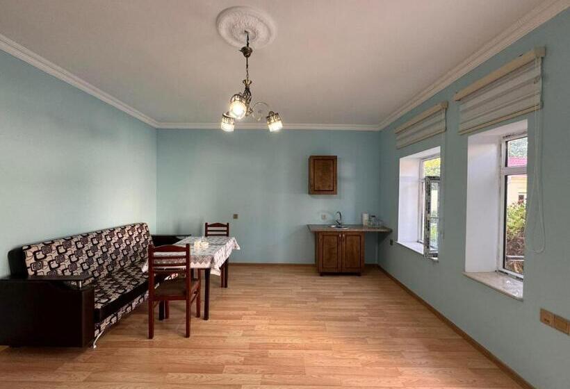 تختخواب و صبحانه Rest House   Nabran