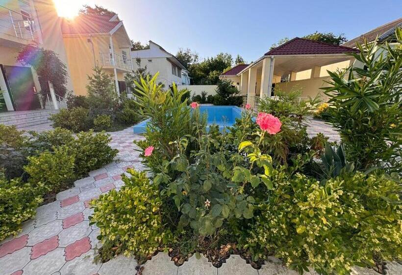 تختخواب و صبحانه Rest House   Nabran