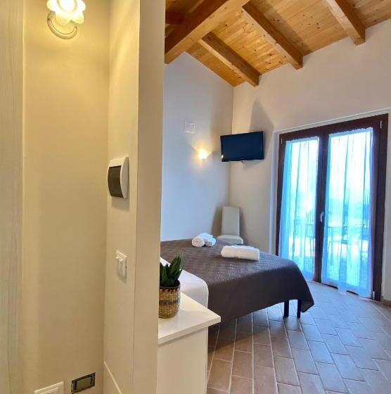 בית מלון כפרי Agriturismo La Quercia Bella