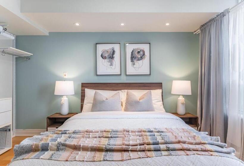 فندق Executive 1 Plus Den Condo, Parking