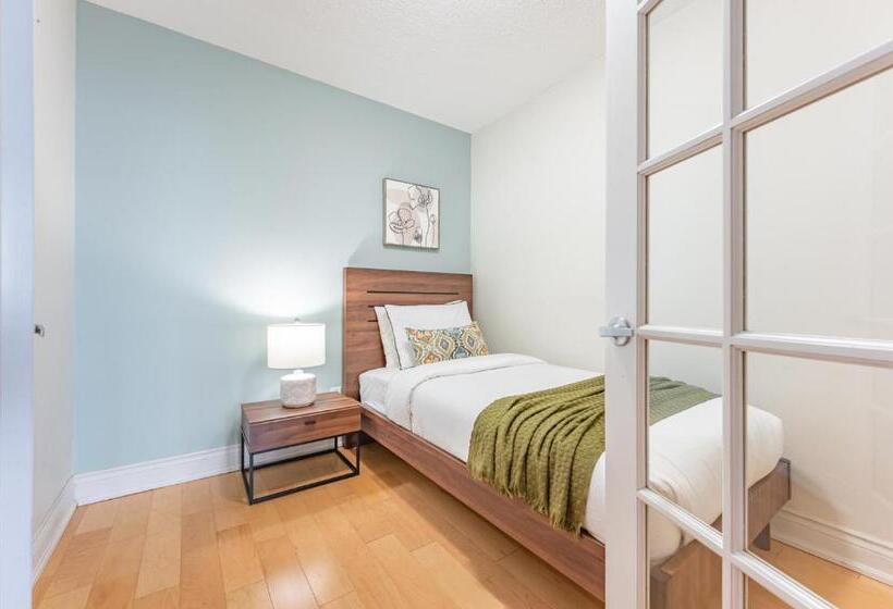 فندق Executive 1 Plus Den Condo, Parking