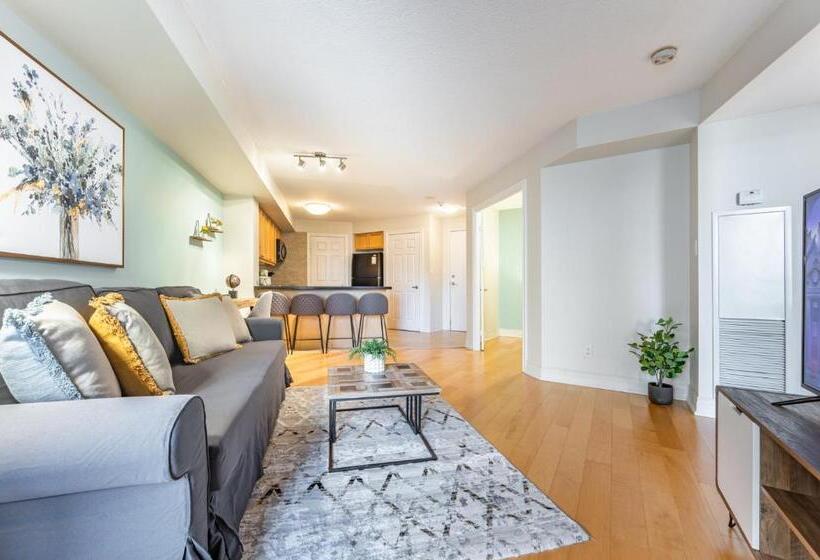 فندق Executive 1 Plus Den Condo, Parking