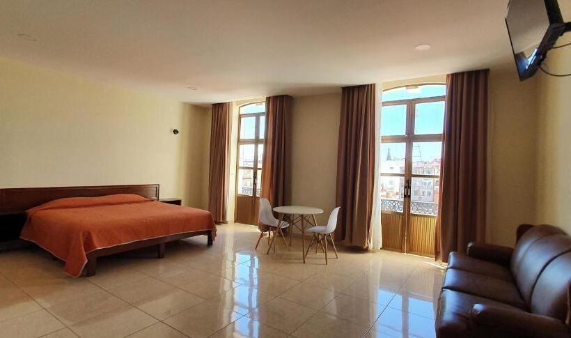 Отель Fiesta Alteña