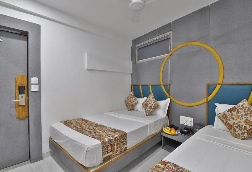 בית מלון כפרי Legend