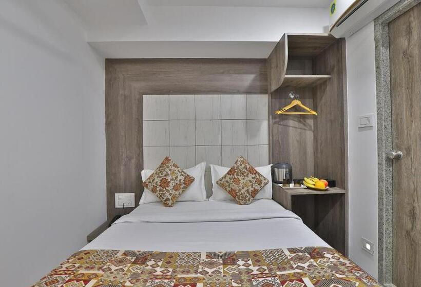 בית מלון כפרי Legend