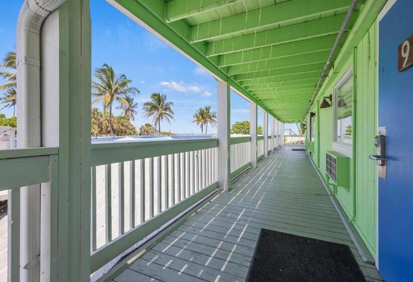 Hotel Oceanfront Inn, Inlet View, King Bed, #9