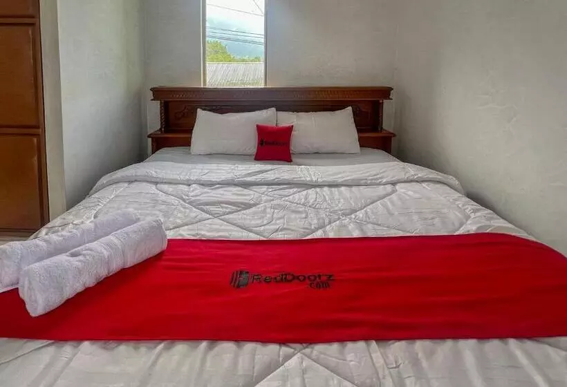 ホテル Reddoorz Syariah At Jalan Dieng 4