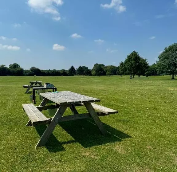 Hotelli Rodway Hill Golf & Eco Pod