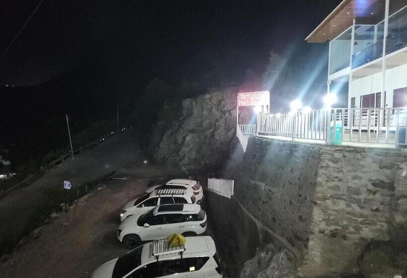Hotel Yamunotri Heli Resort